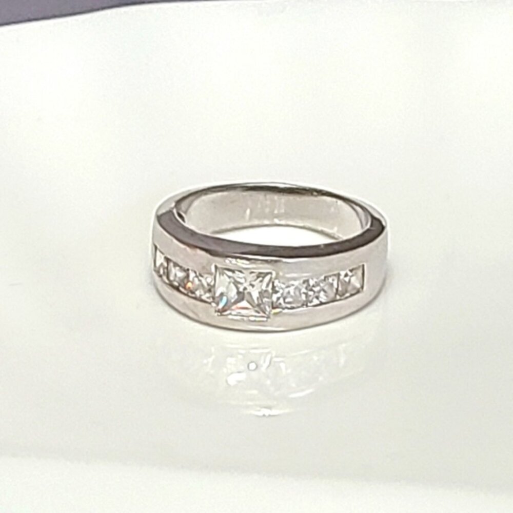 Vintage Chunky Sterling Silver Boho CZ Princess Cut Crystal Band Ring 7.25